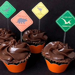 Mini-Cupcakes-com-Topper-Dinossauros